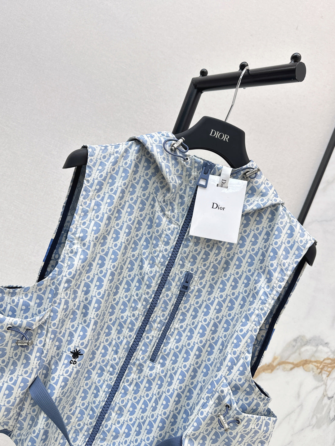 CD 25SS MISS D sleeveless jacket