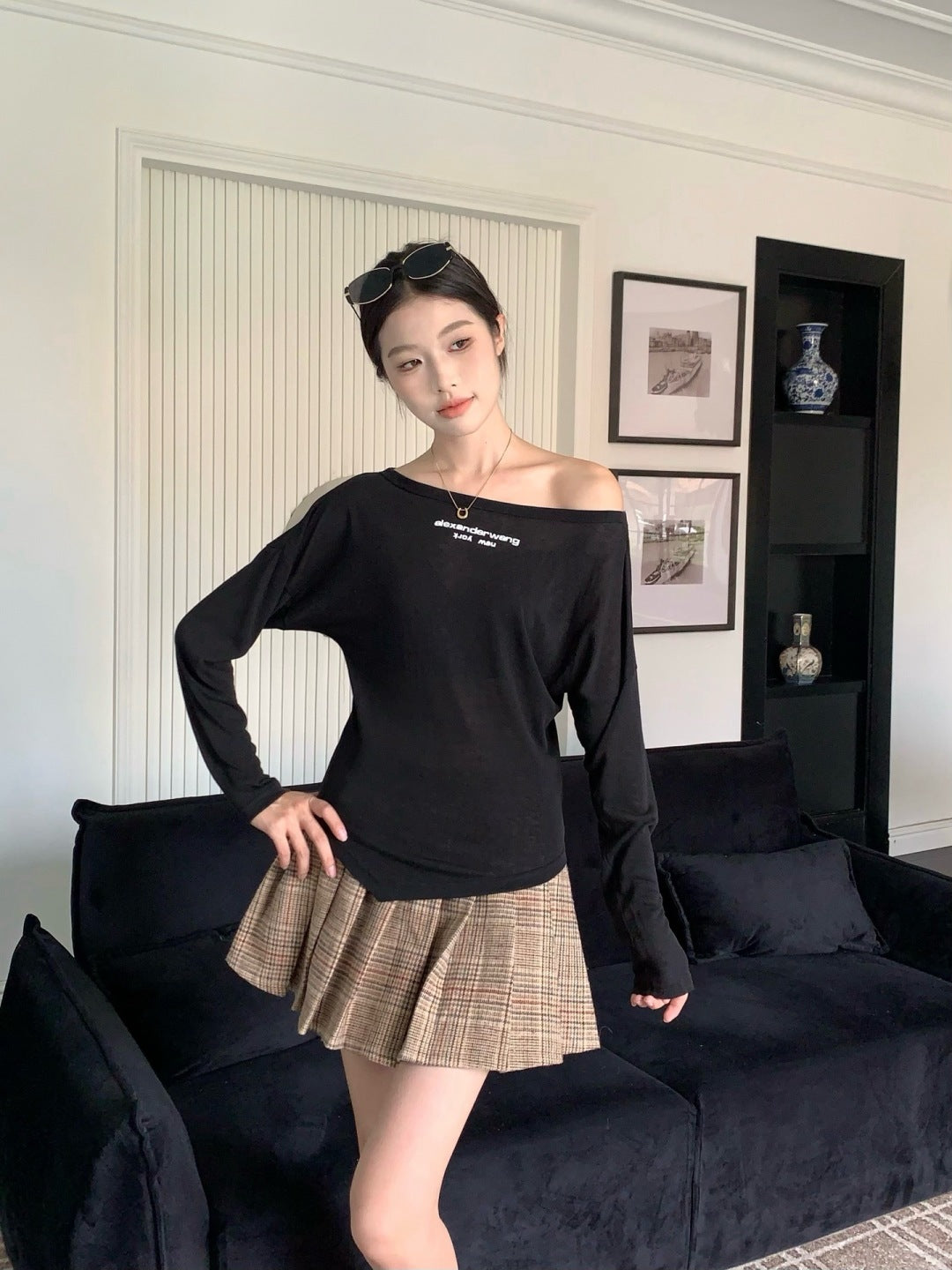 Wang 25ss off-shoulder shirt