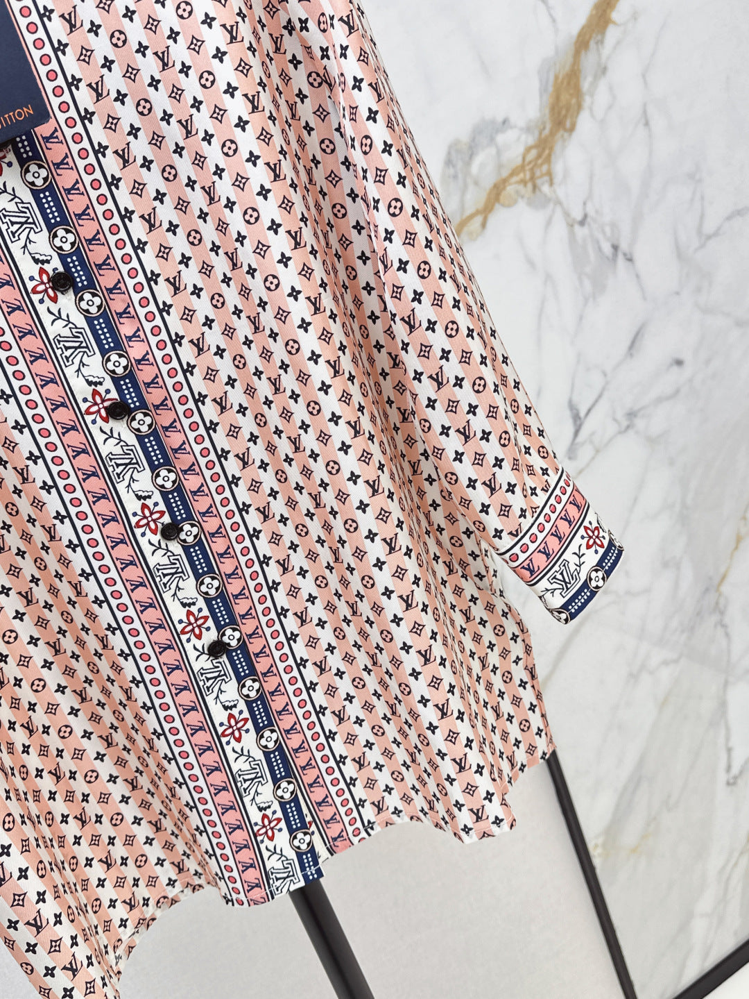 Louis 25ss silk shirt