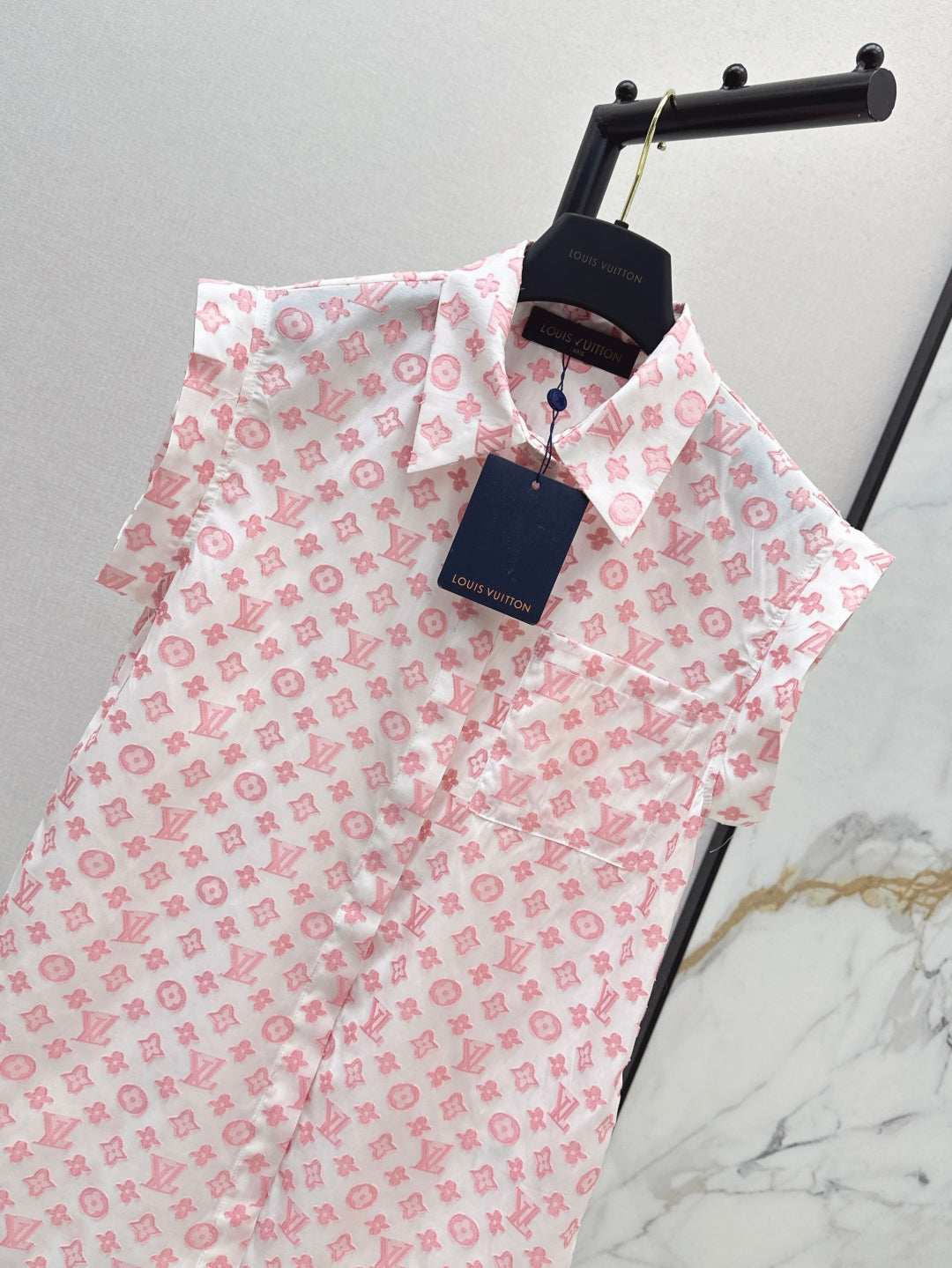 Louis 25ss sleeveless shirt