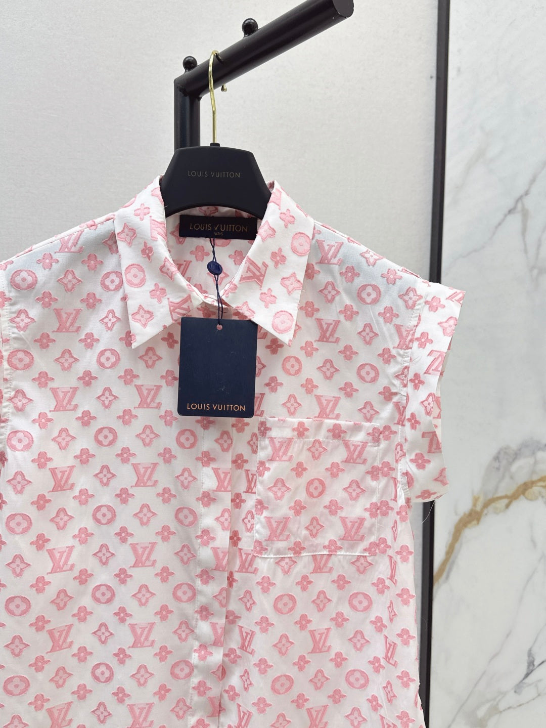 Louis 25ss sleeveless shirt