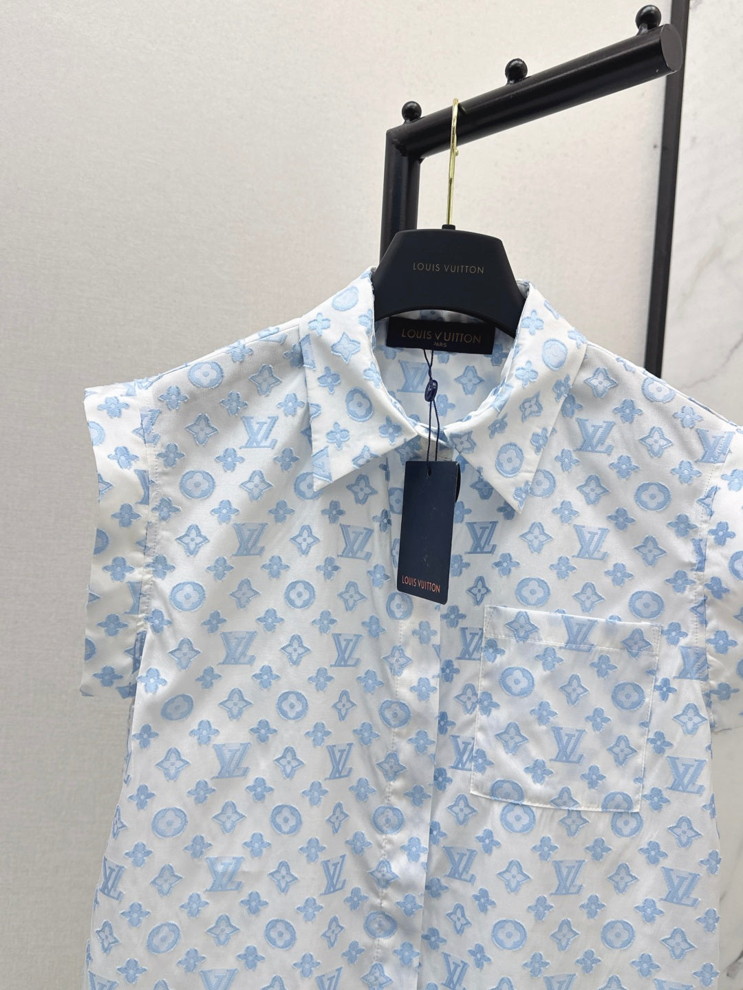 Louis 25ss sleeveless shirt