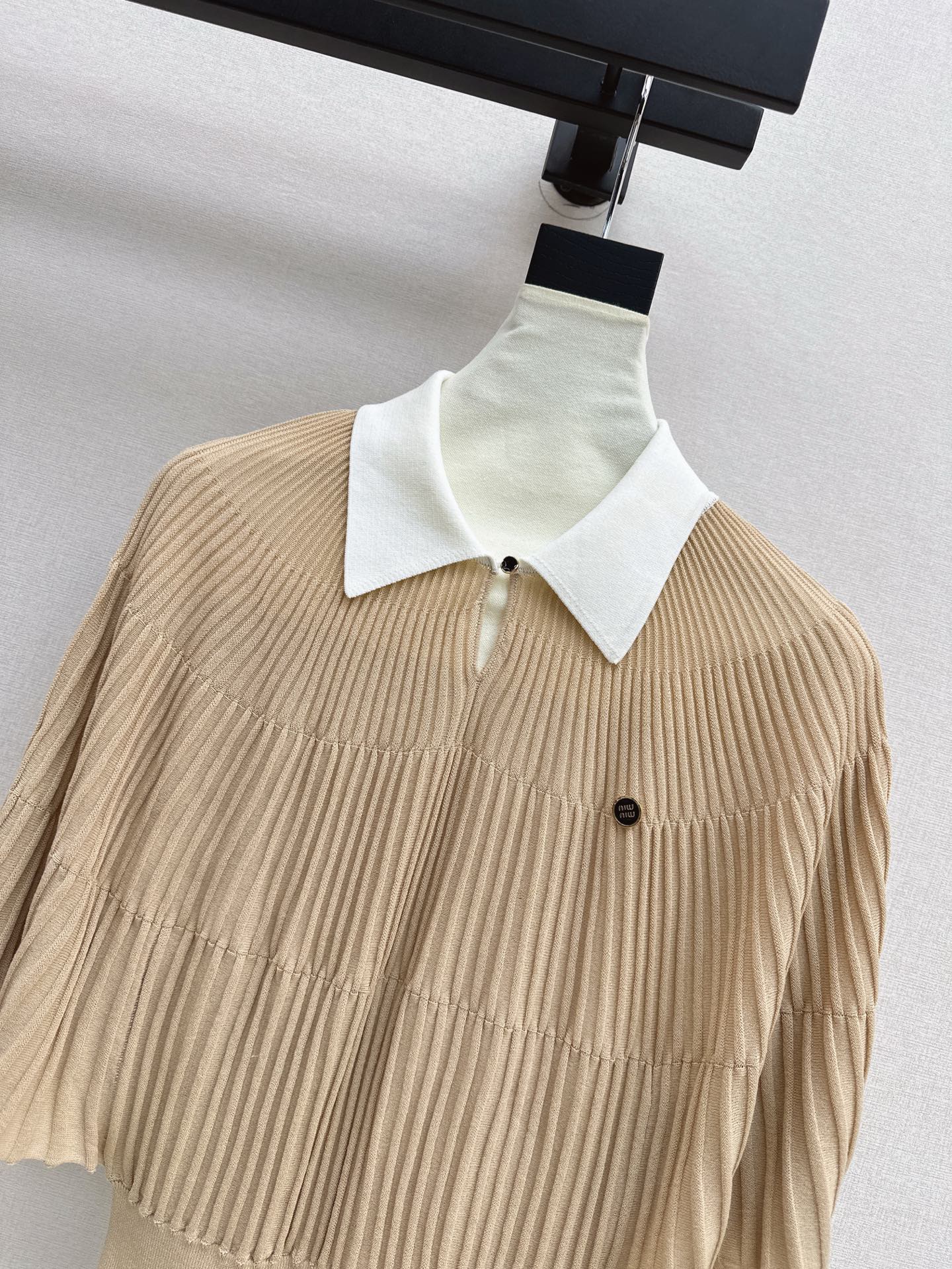 Miu 25ss knit cape shirt