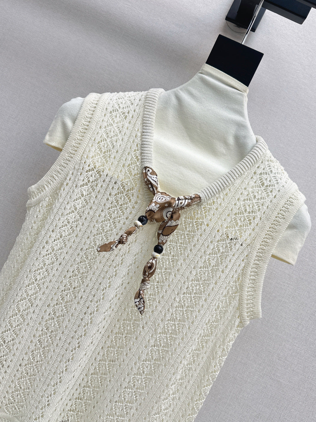 Miu 25ss scarf knit vest