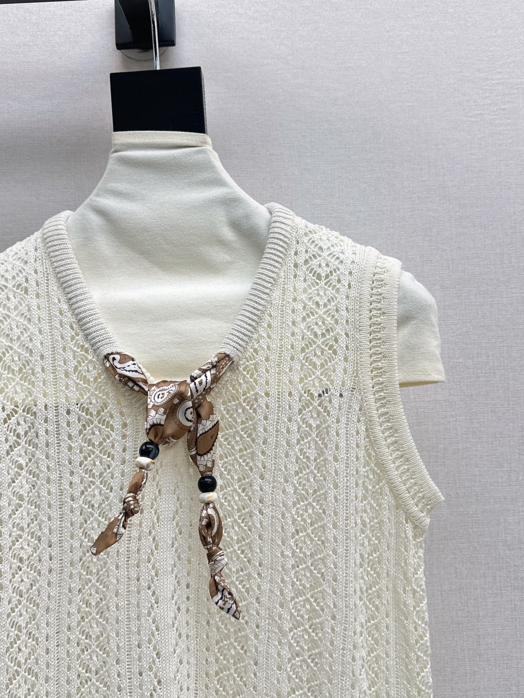 Miu 25ss scarf knit vest