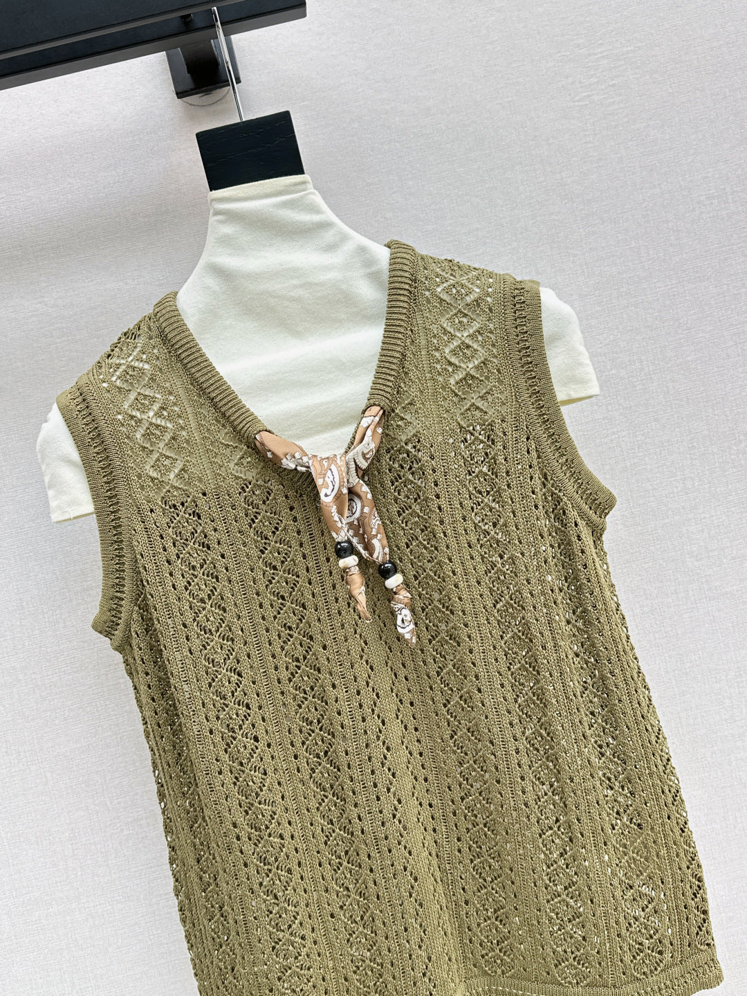 Miu 25ss scarf knit vest