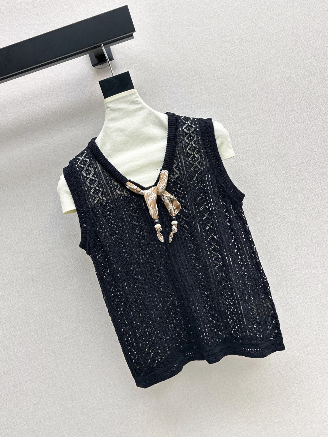 Miu 25ss scarf knit vest