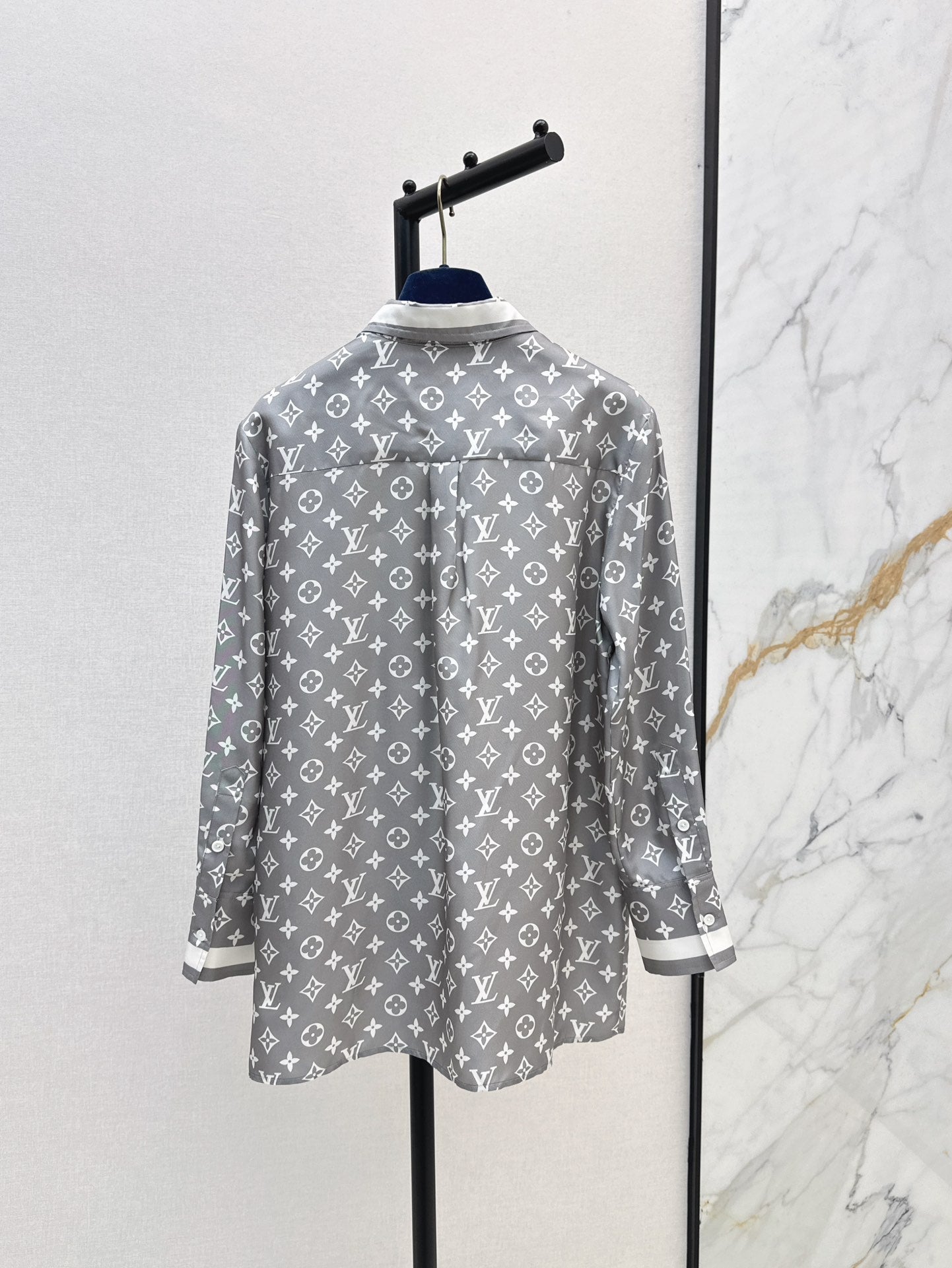 Louis 25ss silk shirt