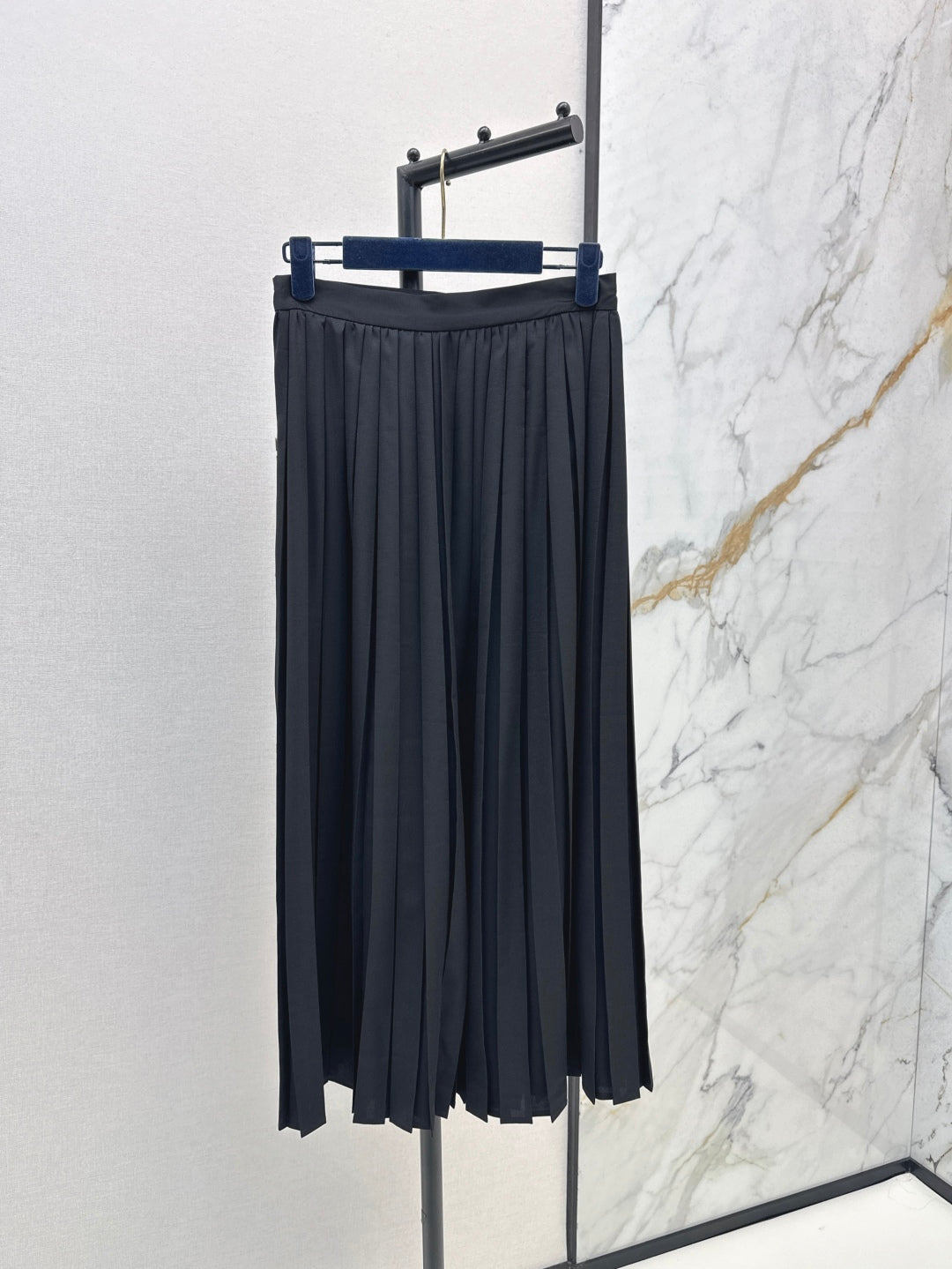 Louis 25fw pleated skirt