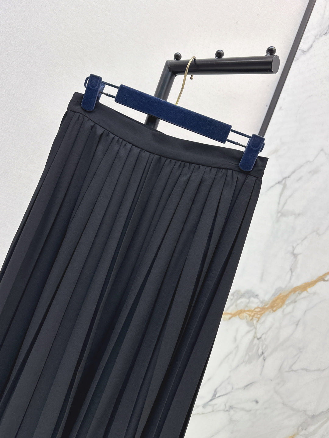Louis 25fw pleated skirt