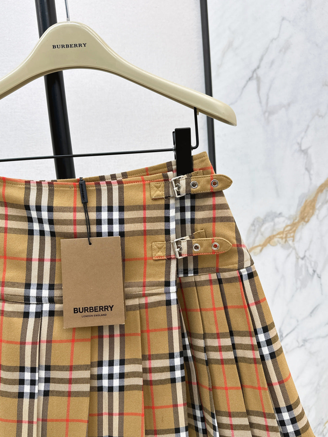 Bur 25fw pleated skirt