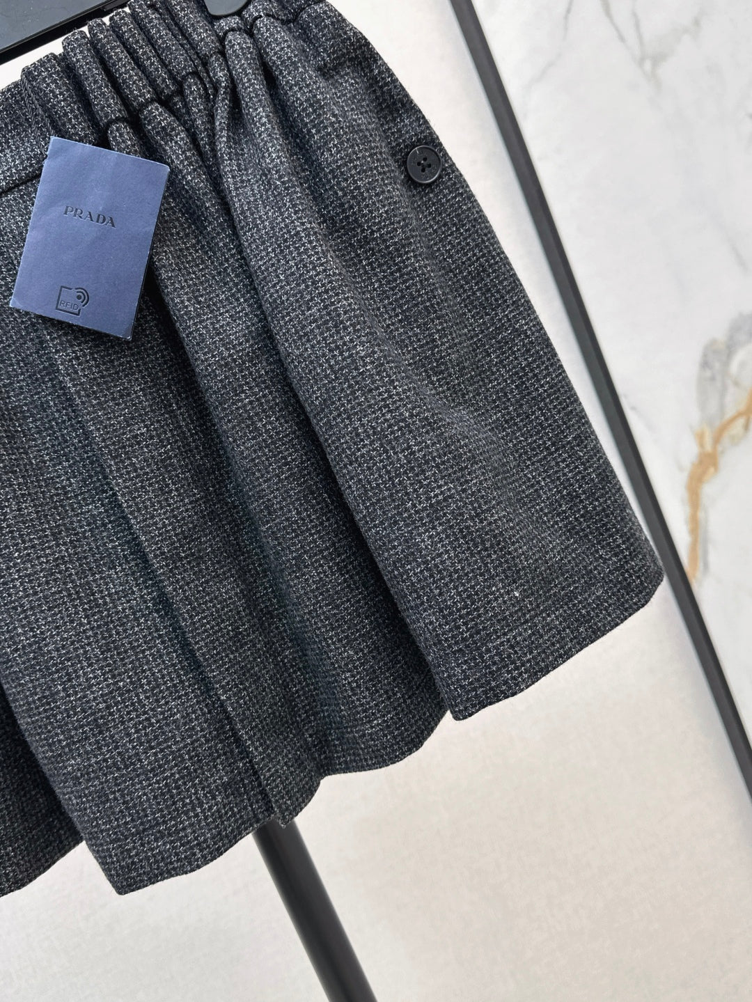 Pra 25fw pleated skirt