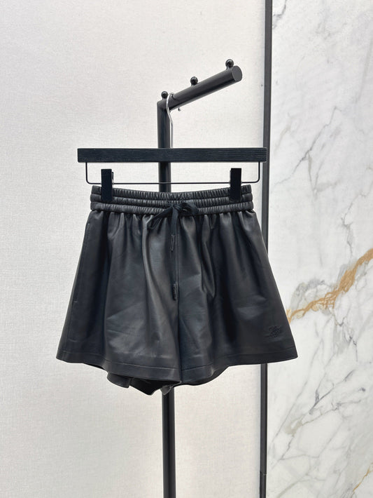 Loro 25fw leather short