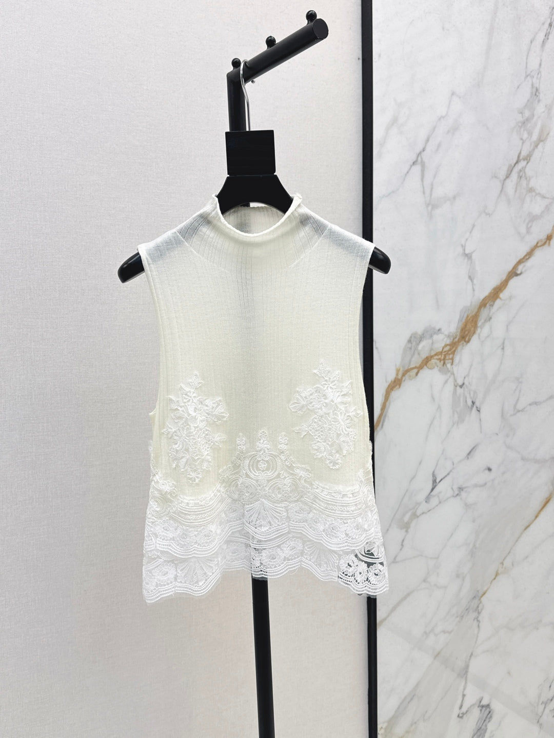 Es 25fw lace knit vest