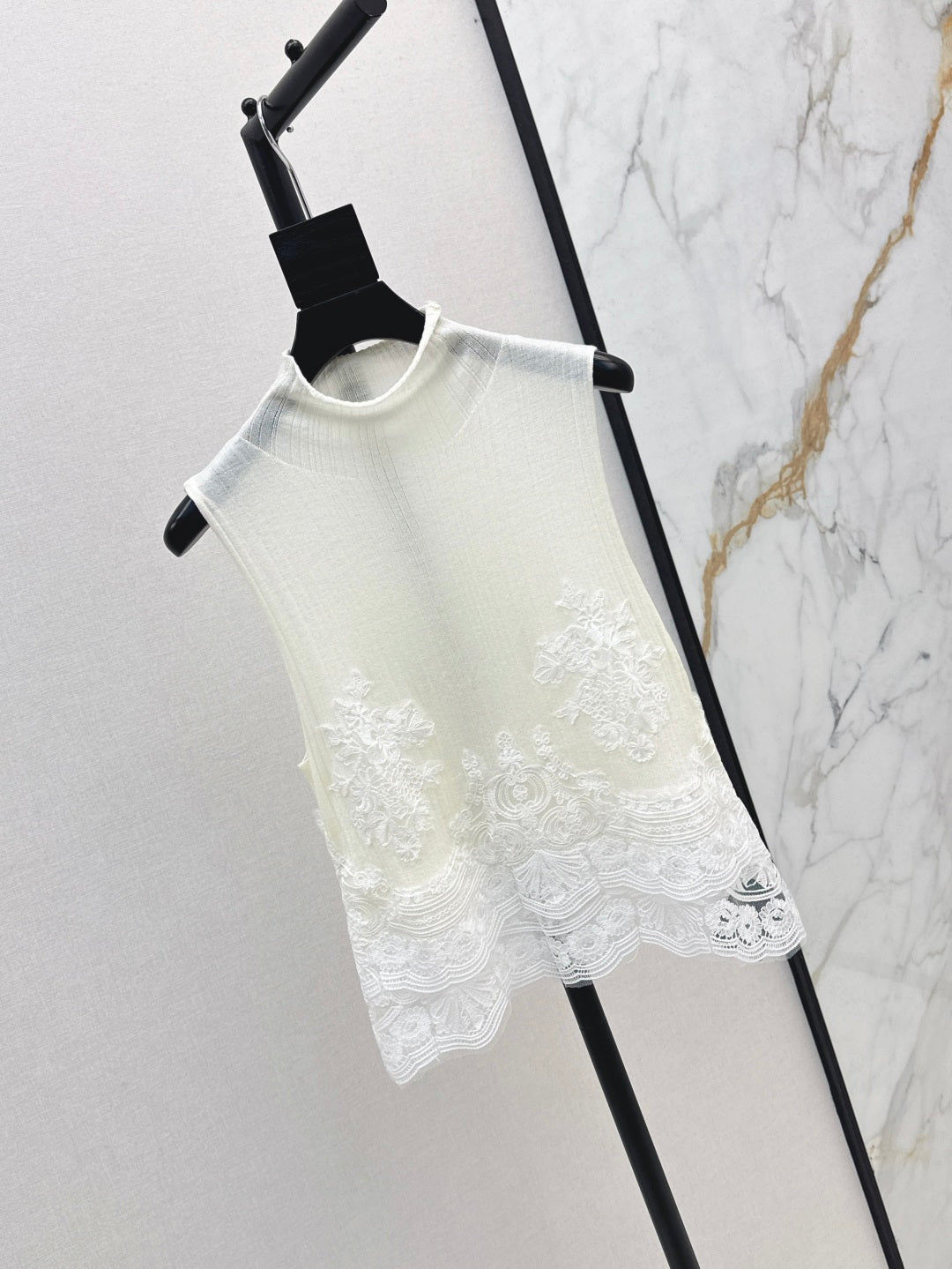 Es 25fw lace knit vest