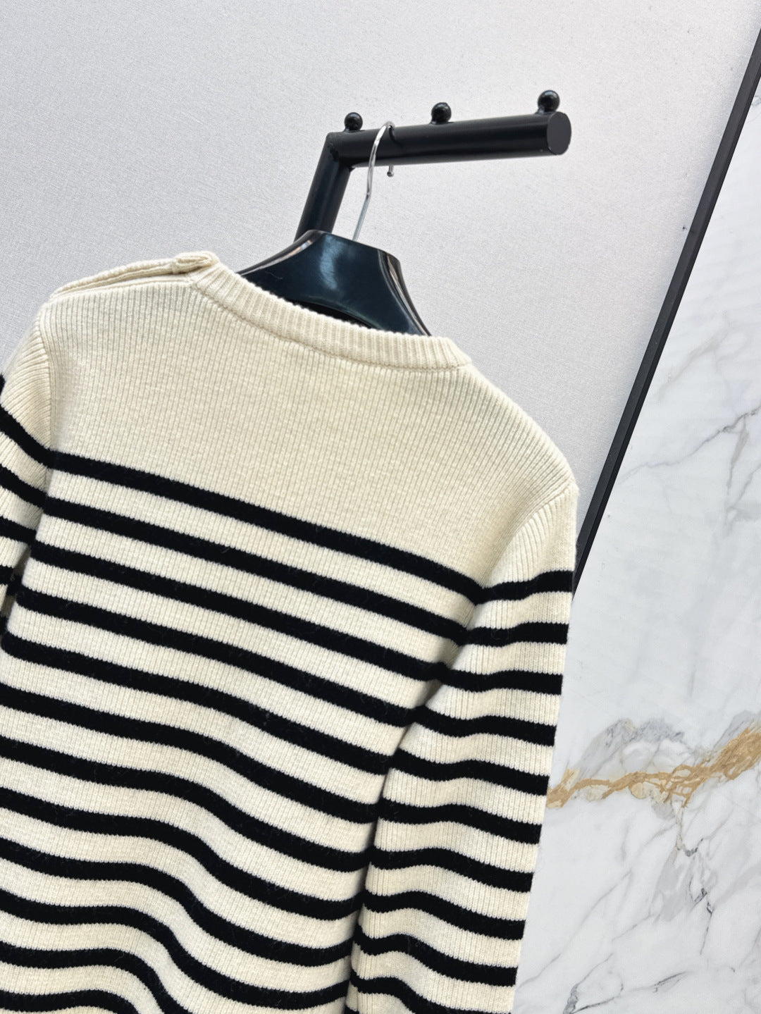 Celi 25fw stripe sweater