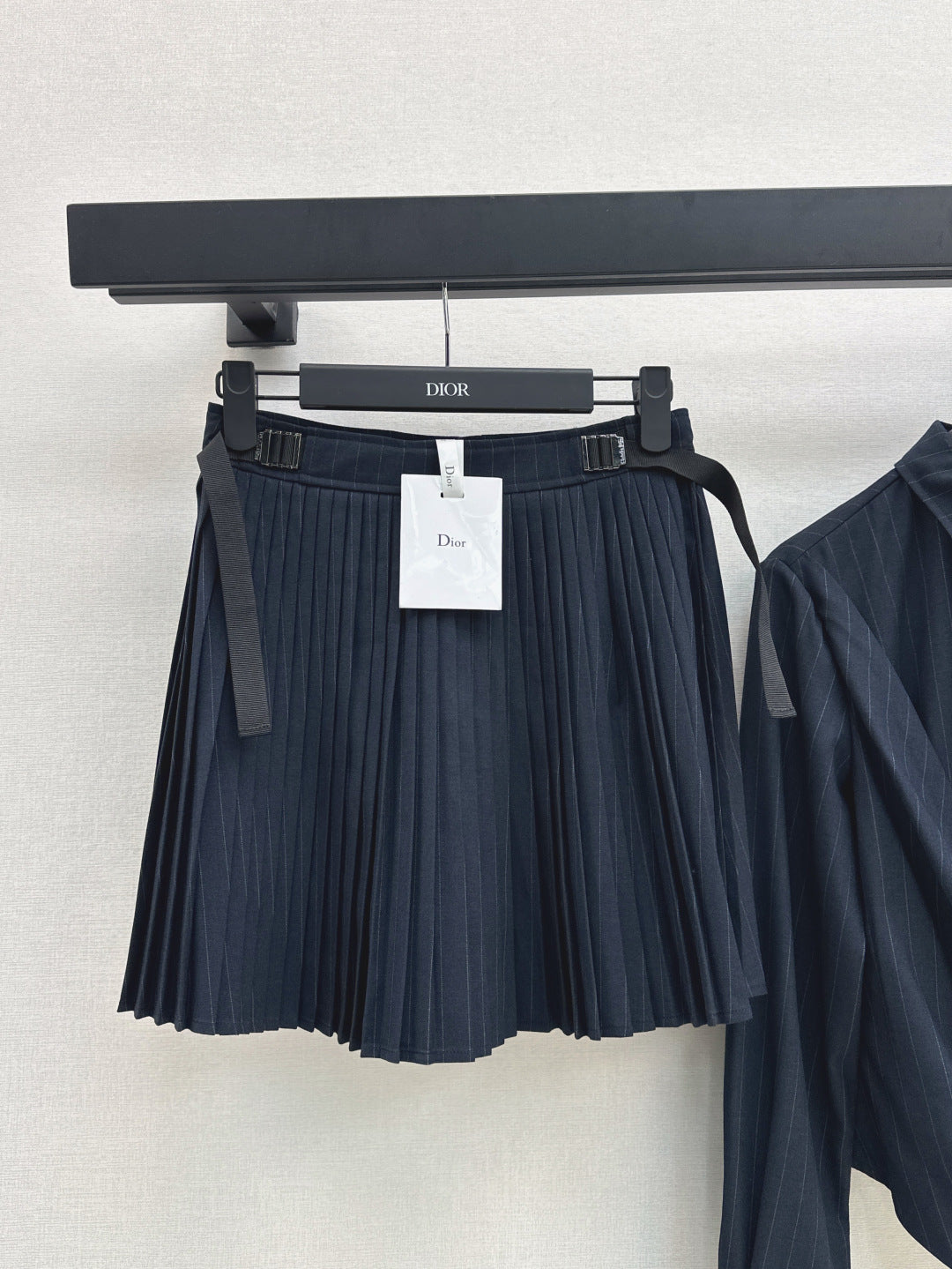 CD 25fw pleated suit