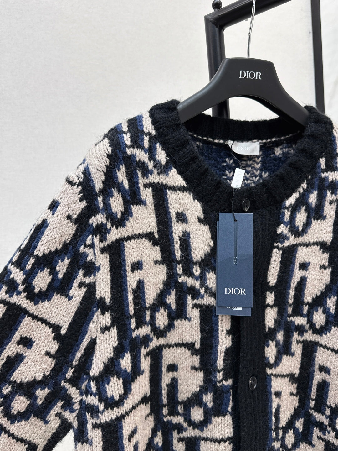 CD 25fw jacquard cardigan