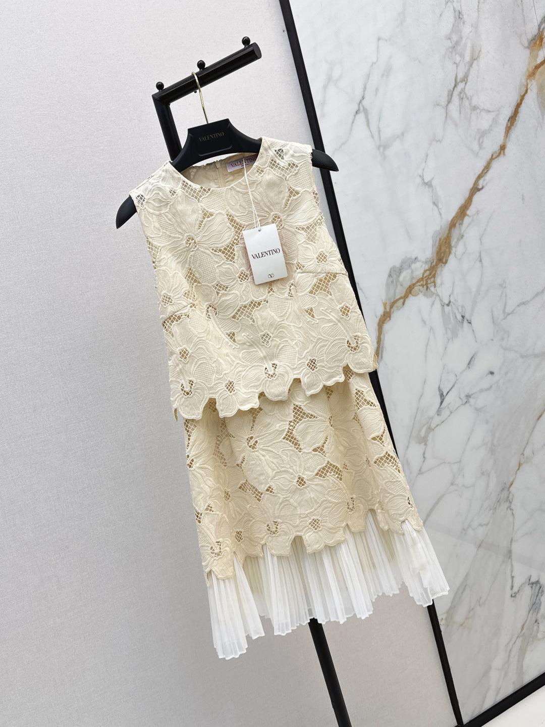 Valen 25ss embroidered dress