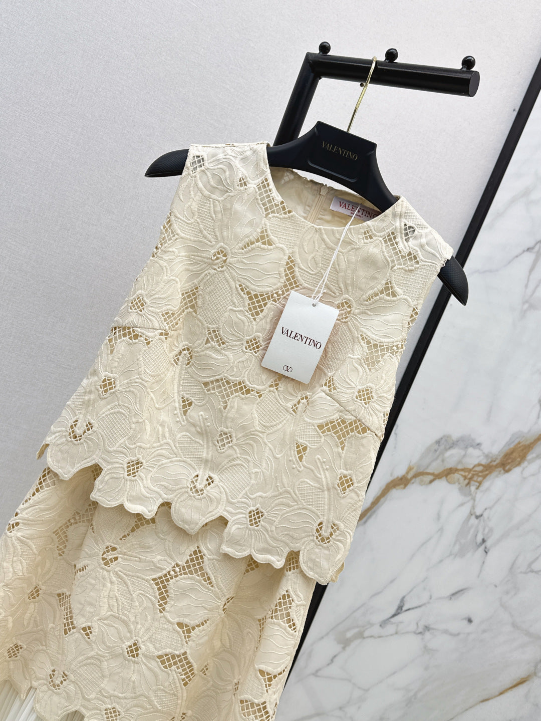 Valen 25ss embroidered dress