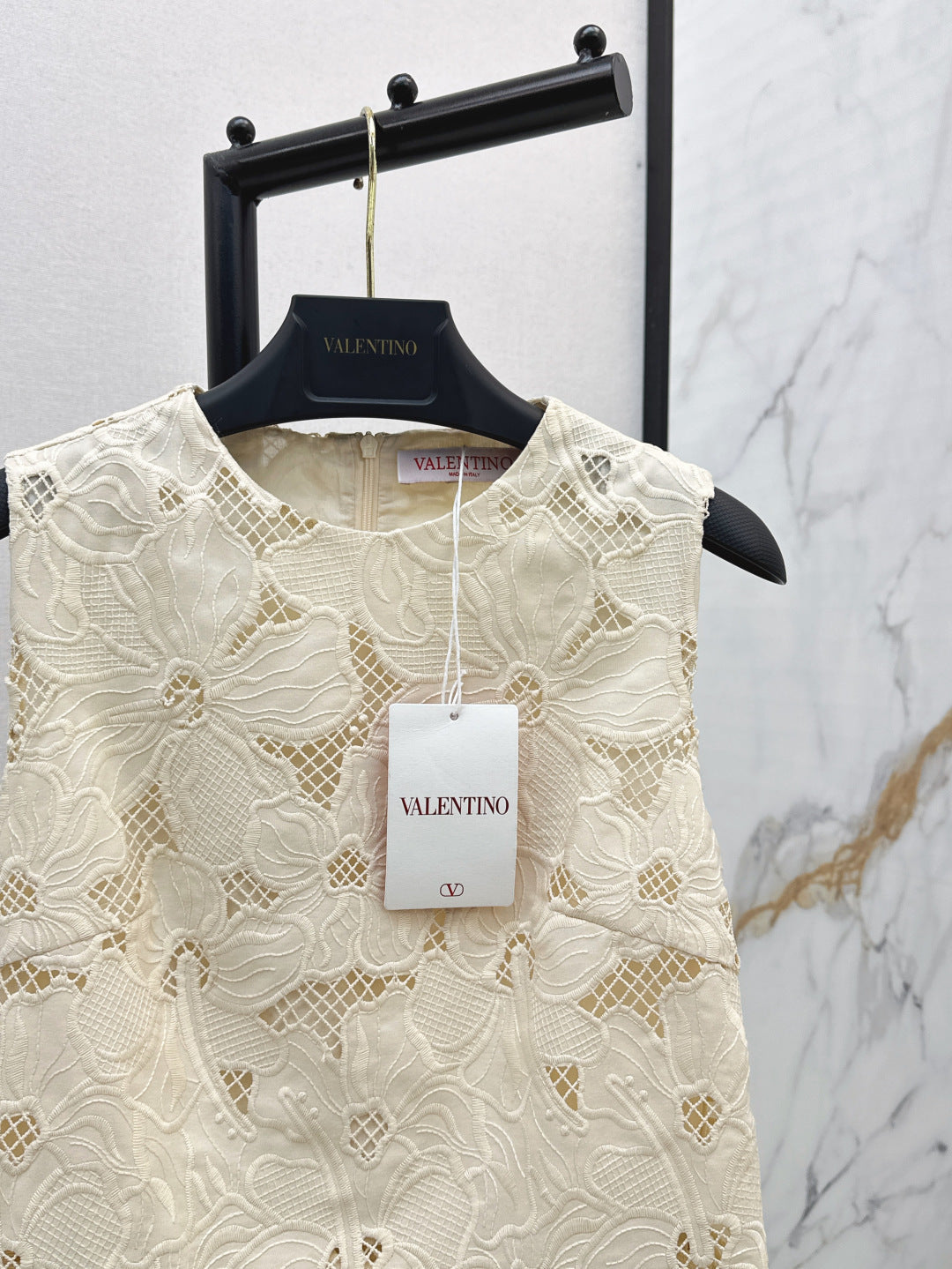 Valen 25ss embroidered dress
