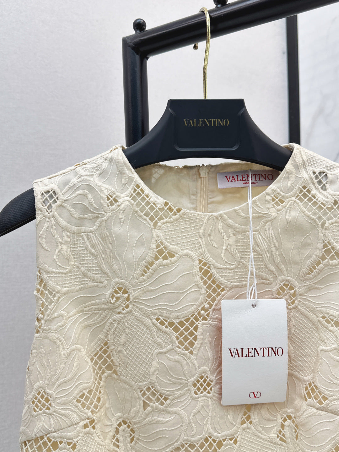 Valen 25ss embroidered dress