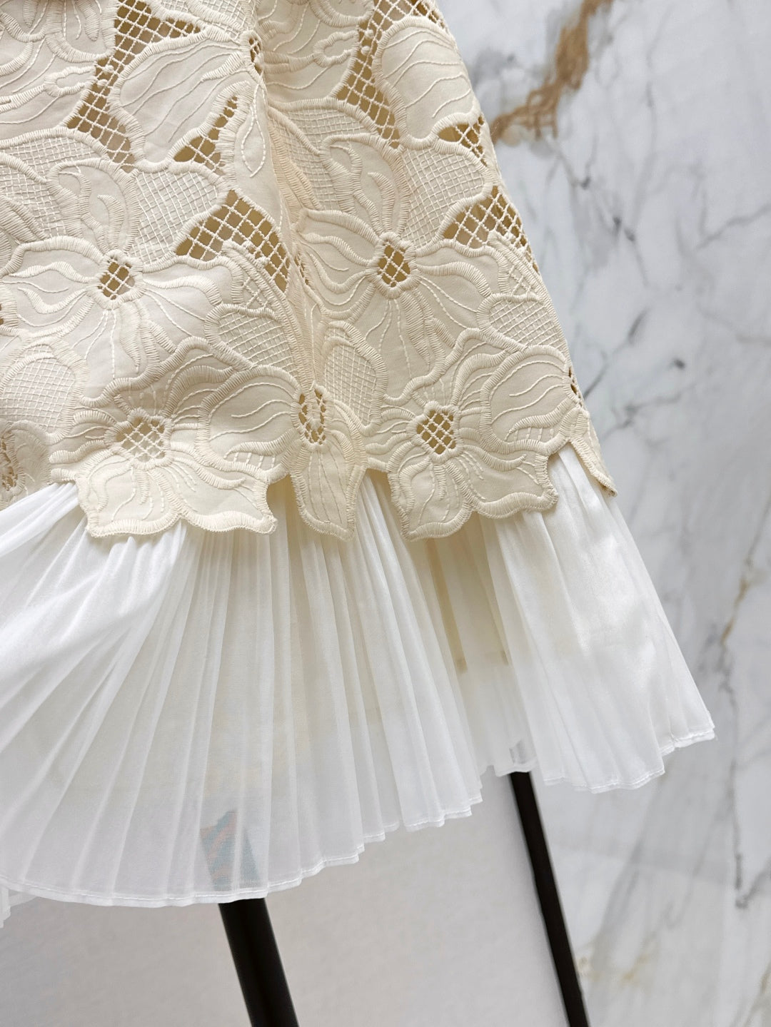 Valen 25ss embroidered dress