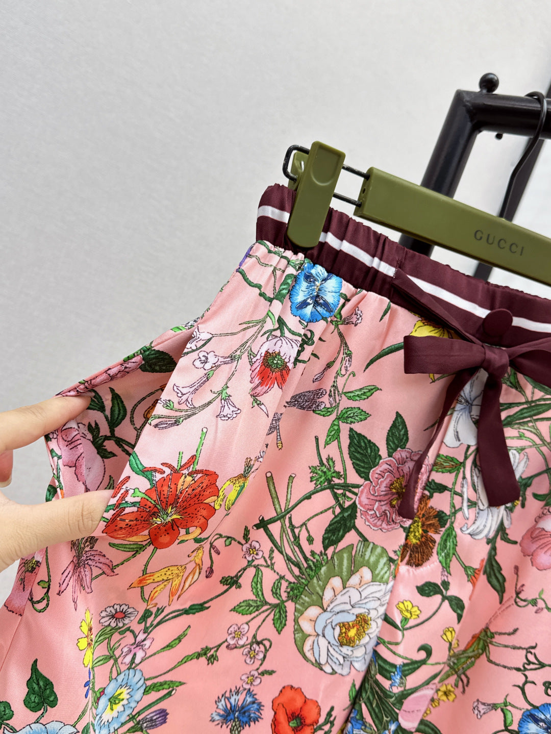 Guc 25fw printed pants