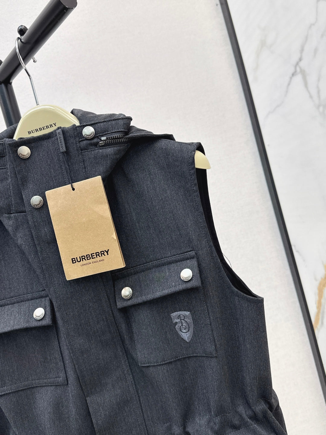 Bur 25fw embroidered vest