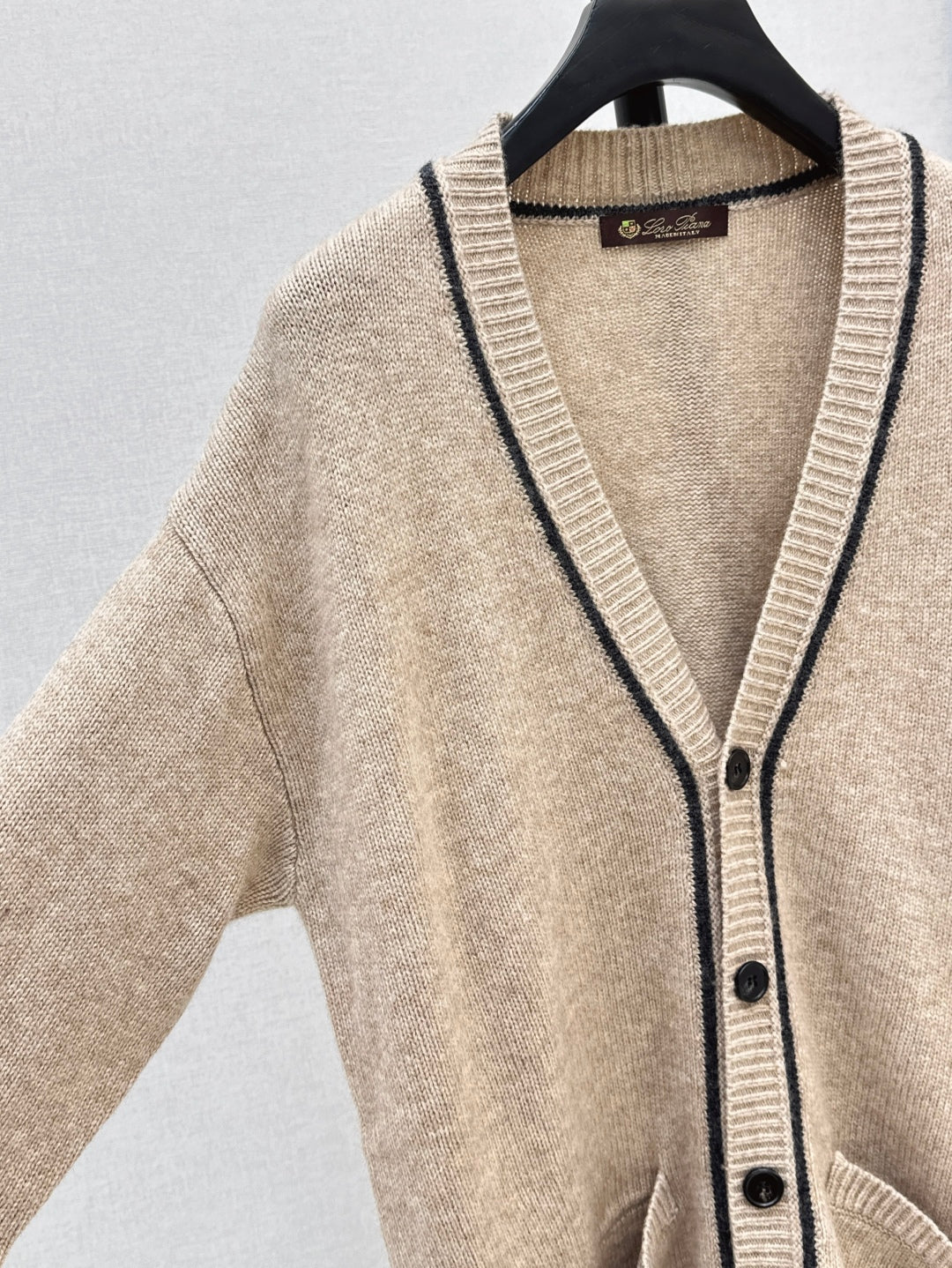 Loro 25fw cashmere cardigan