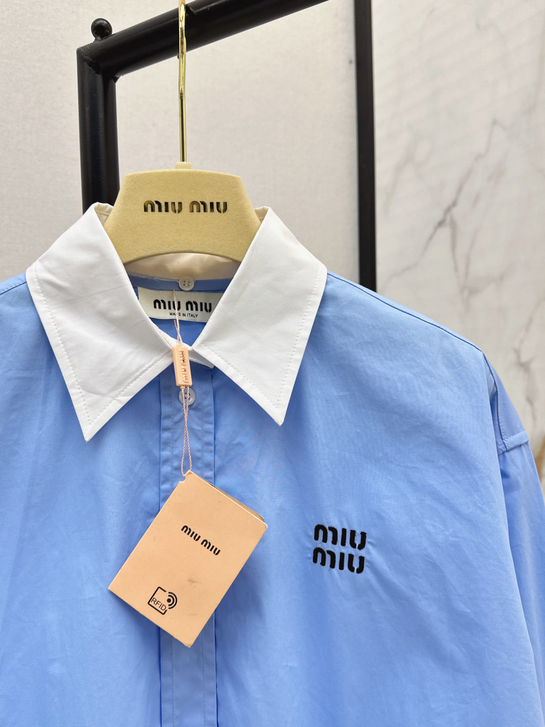 Miu 25fw crop shirt