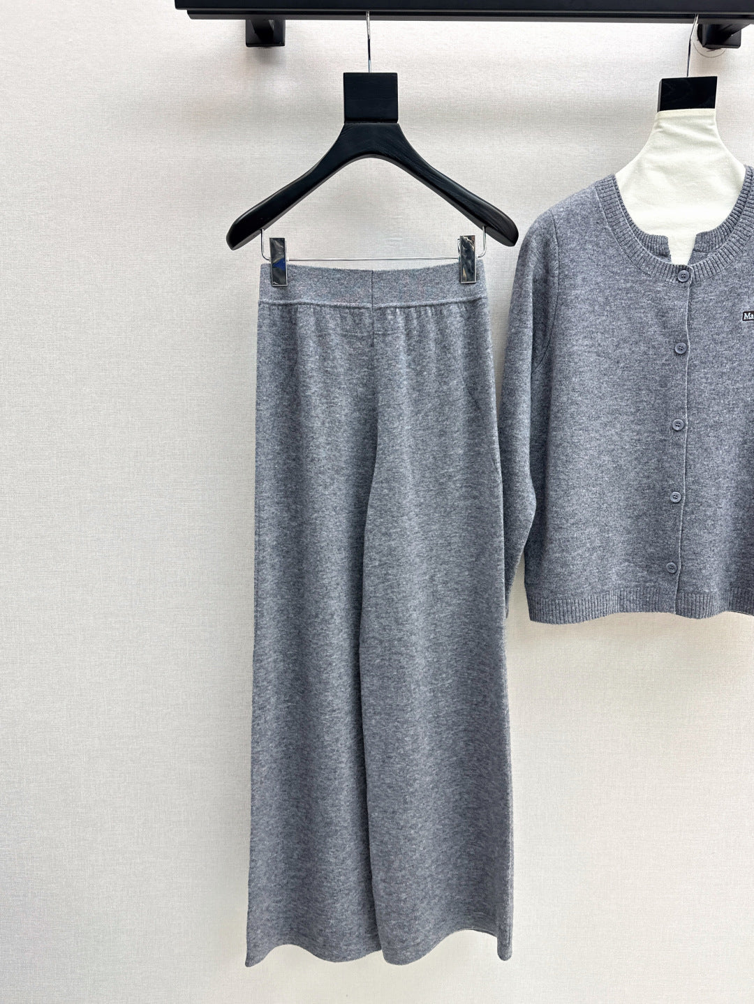 Max 25fw knitted suit