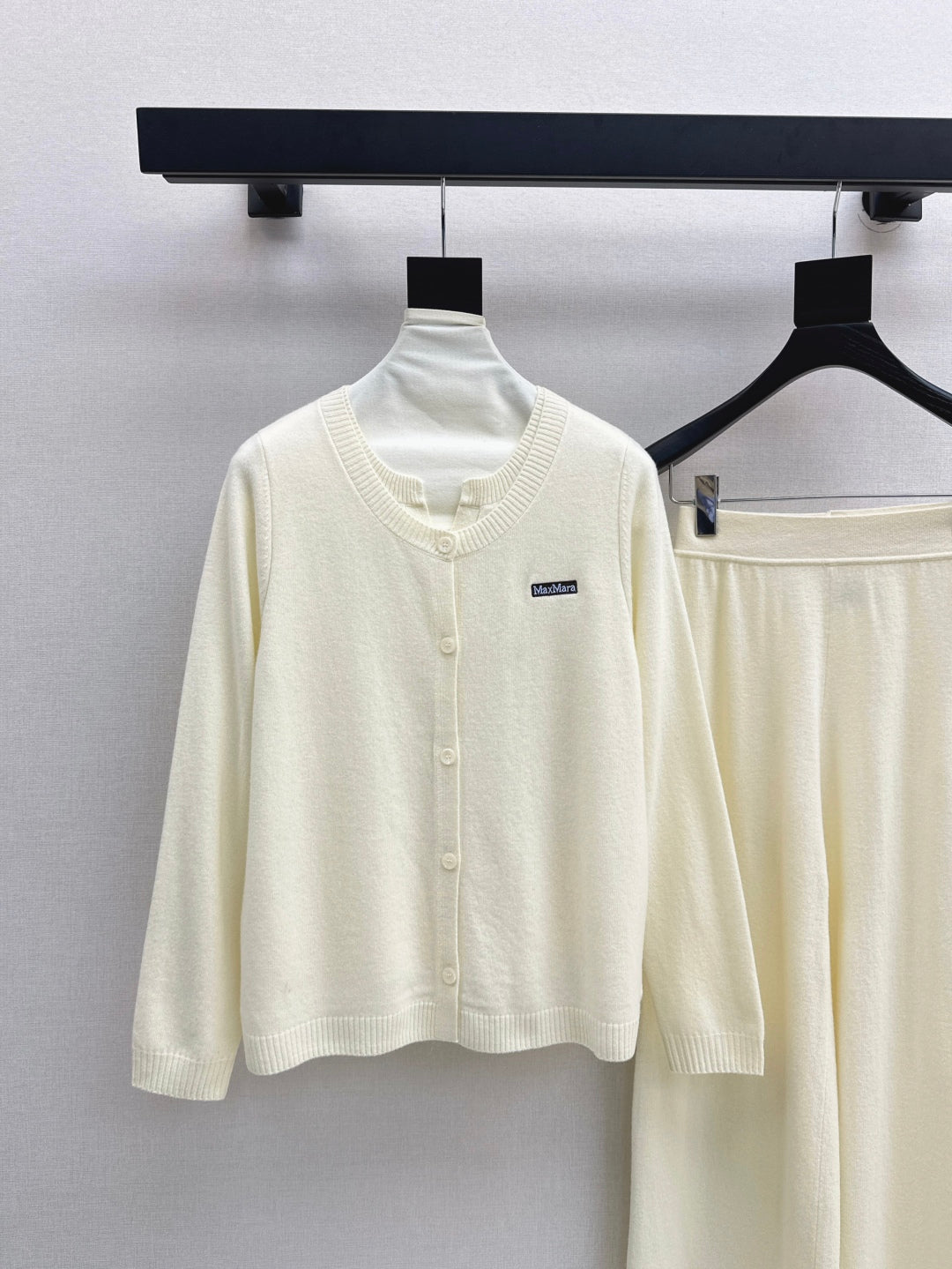 Max 25fw knitted suit