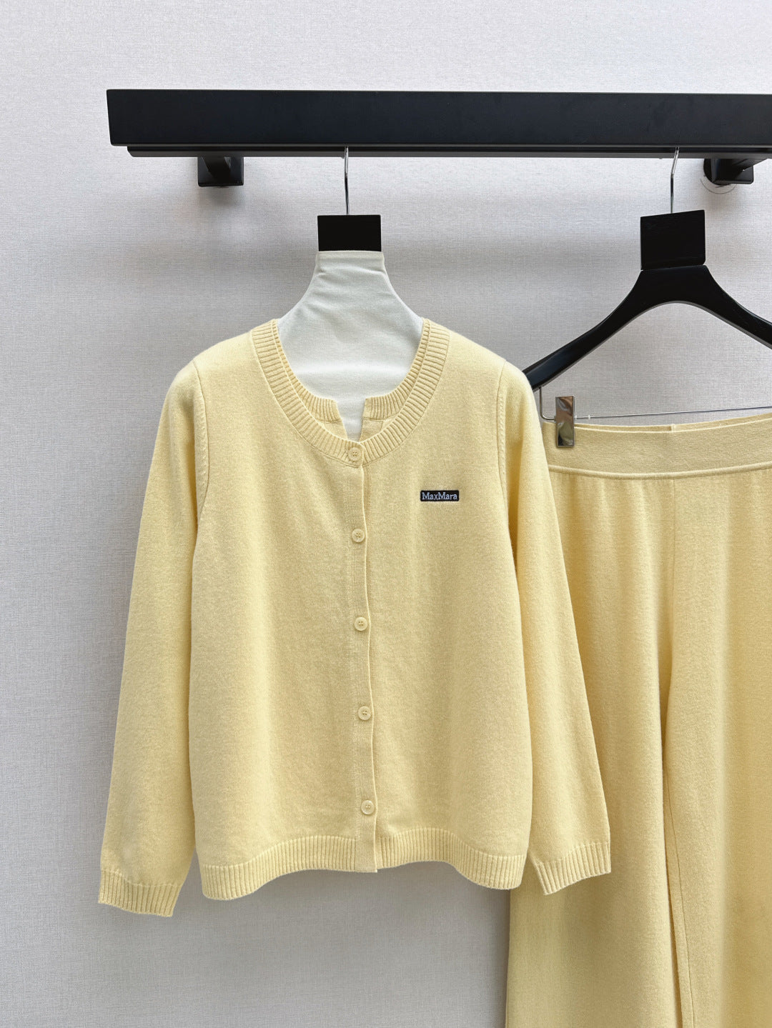 Max 25fw knitted suit