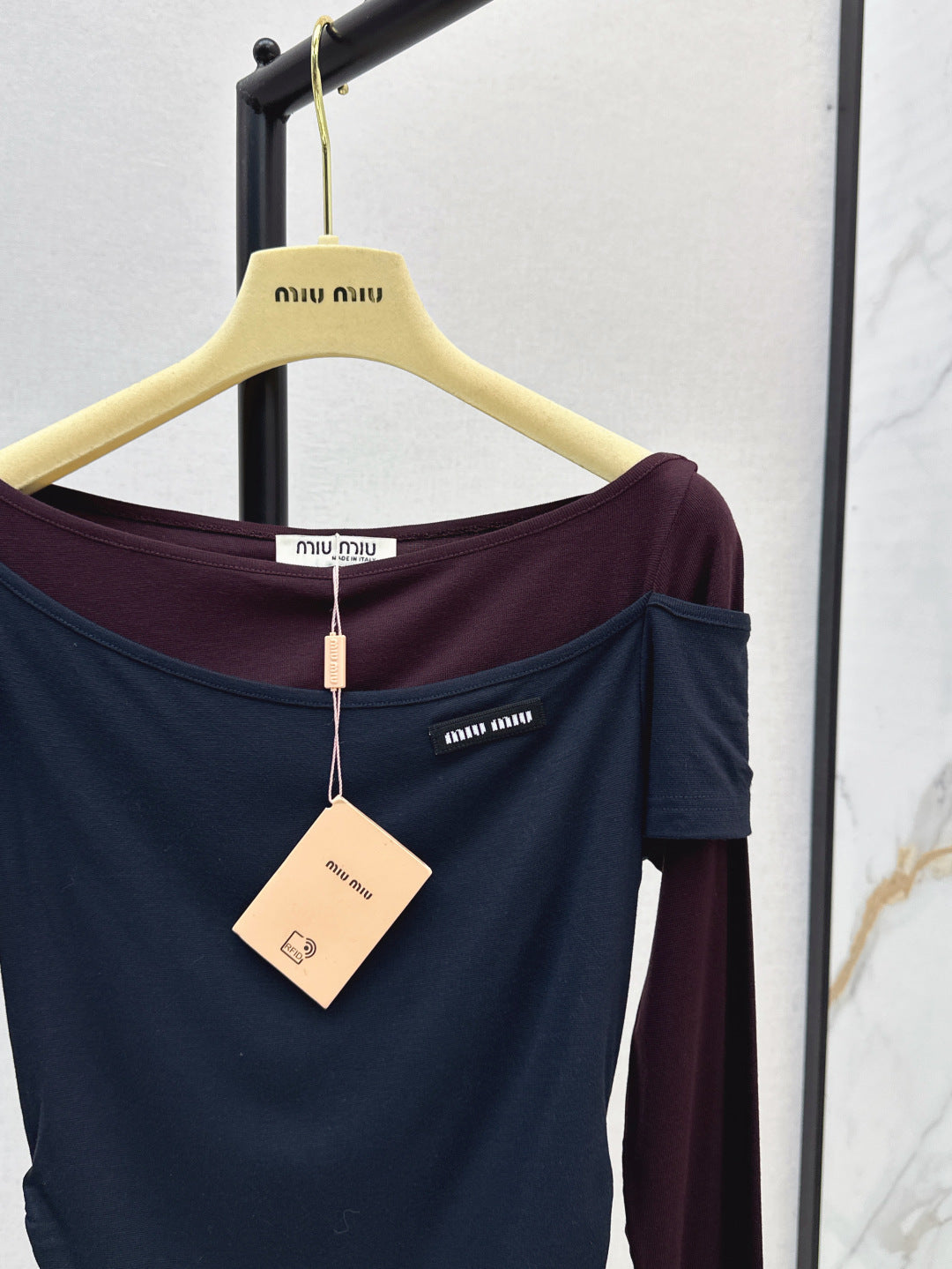 Miu 25fw off-shoulder shirt