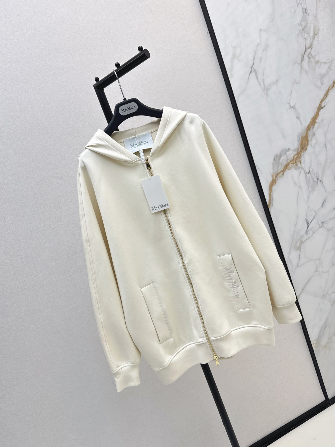 Loe 25fw hoodie