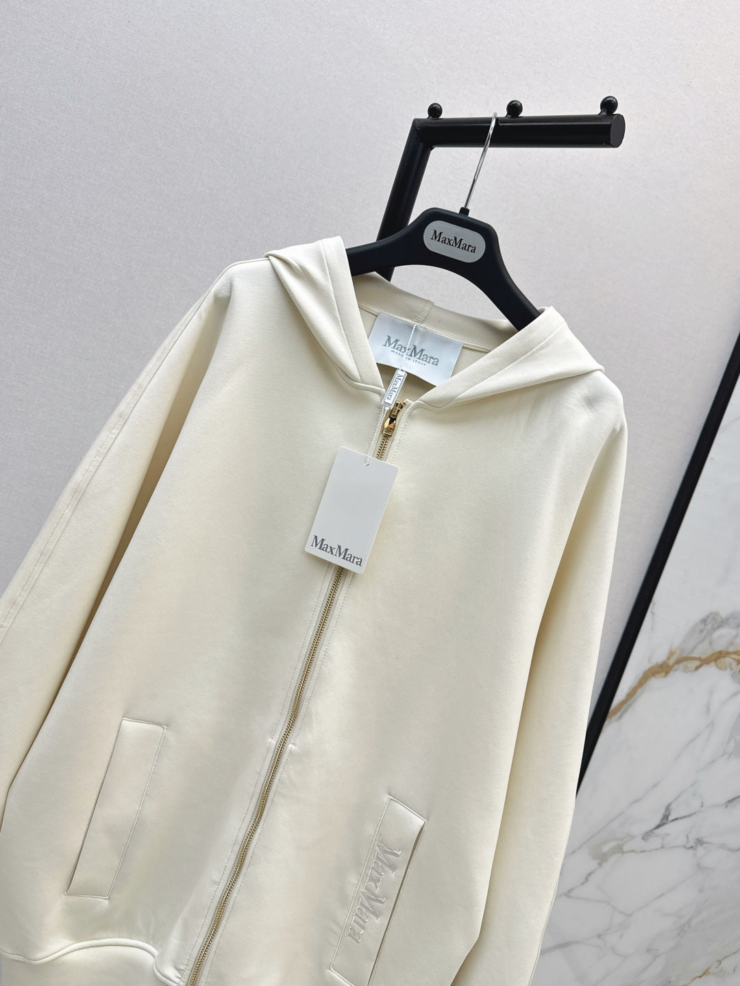 Loe 25fw hoodie
