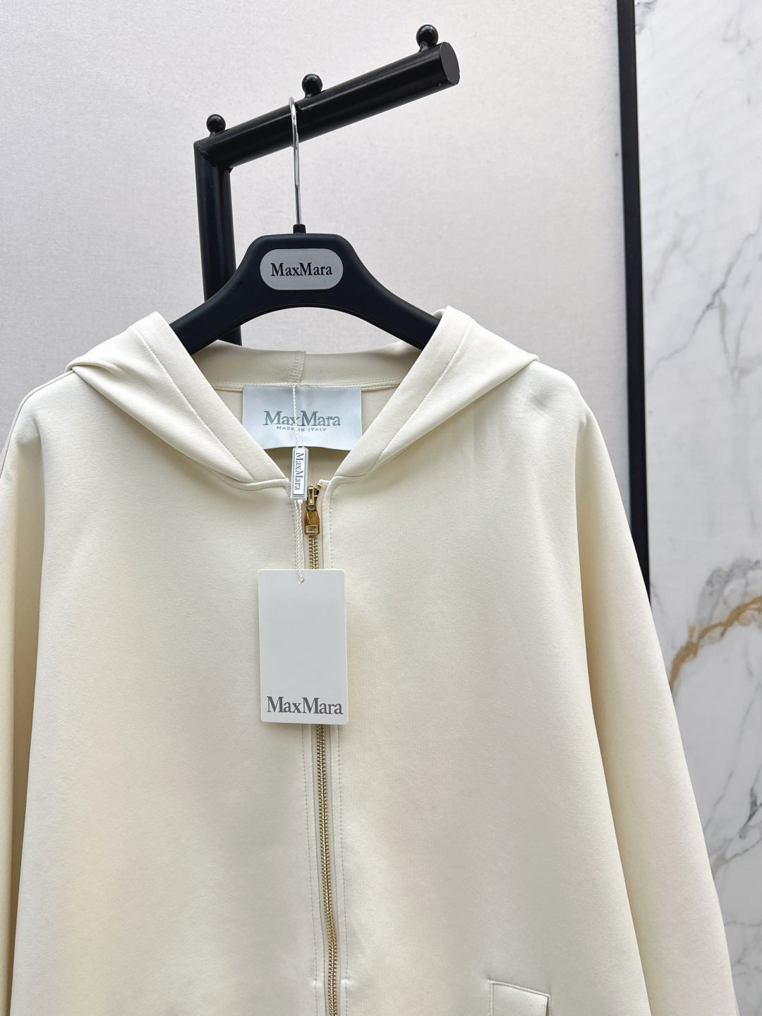 Loe 25fw hoodie