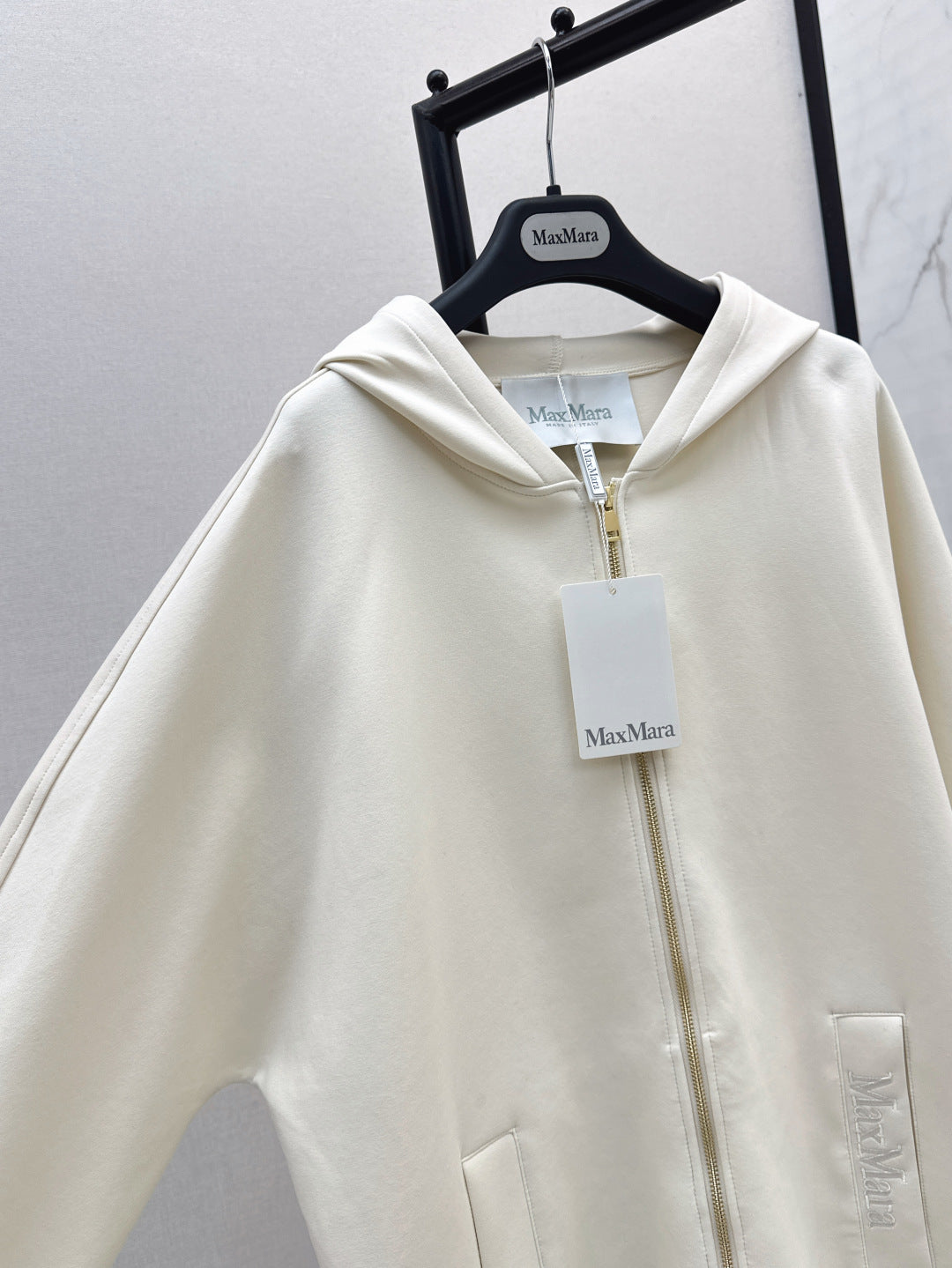 Loe 25fw hoodie