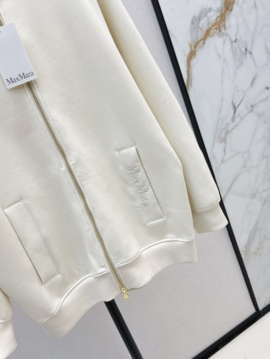 Loe 25fw hoodie