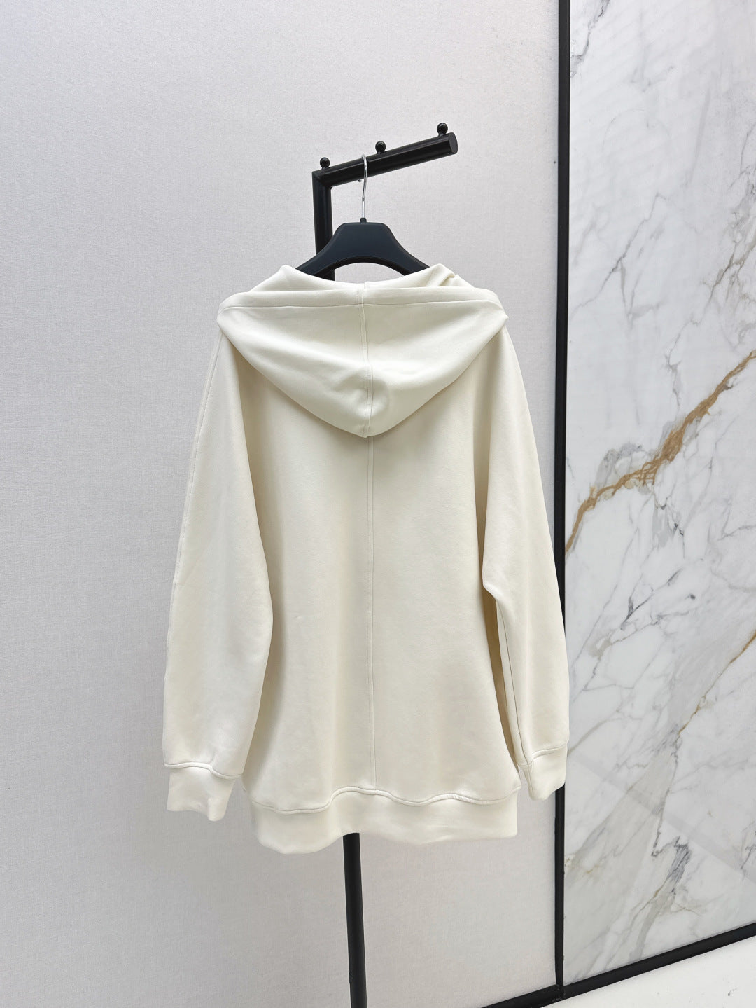 Loe 25fw hoodie