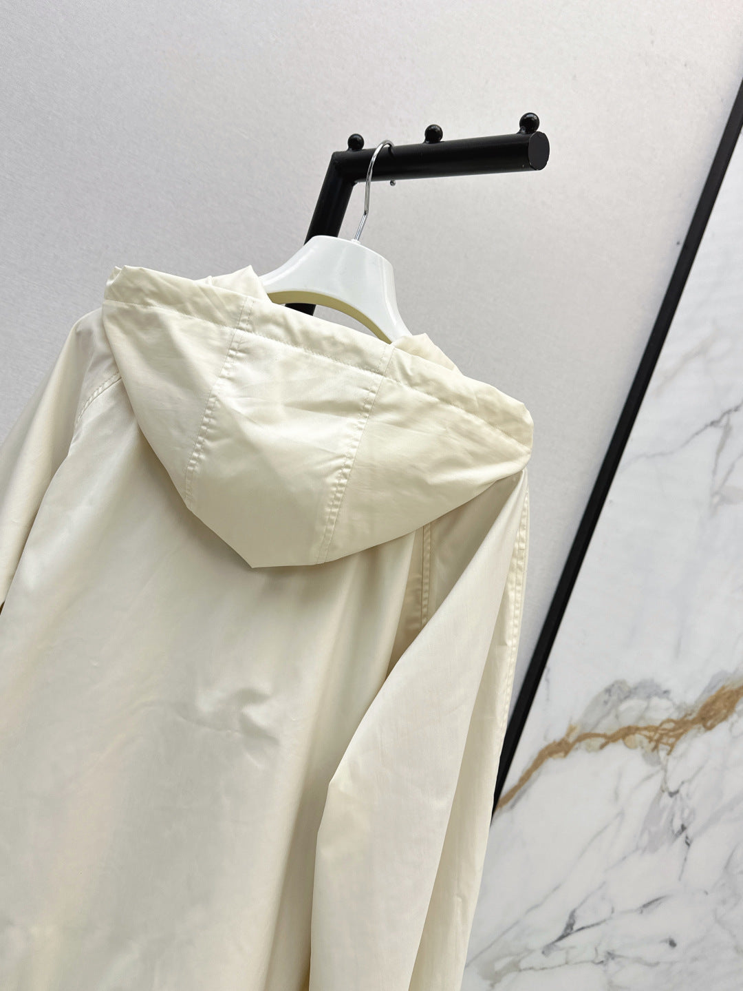 Loe 25fw hooded jacket