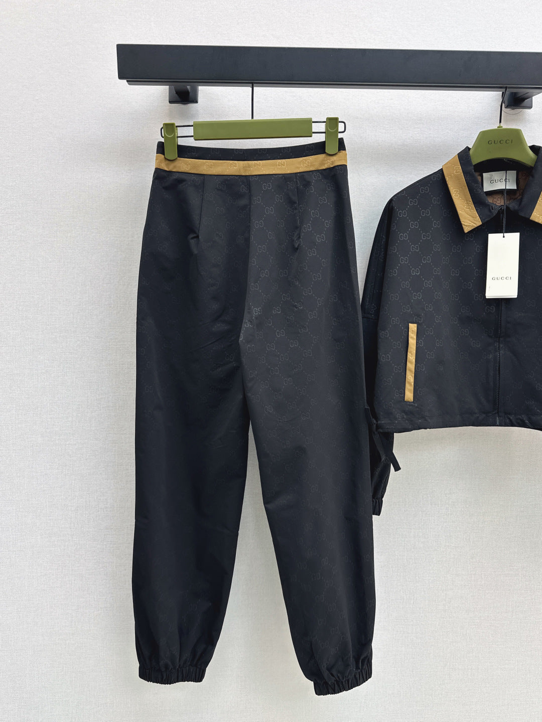 Guc 25fw tracksuit