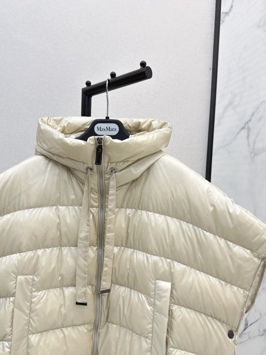 Max 25fw sleeveless down jacket