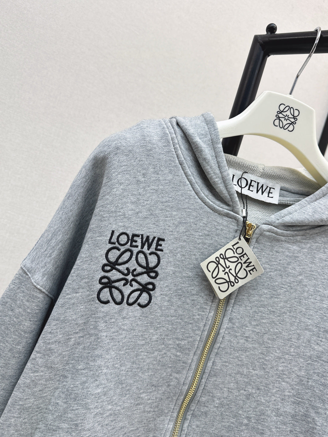Loe 25fw embroidered jacket