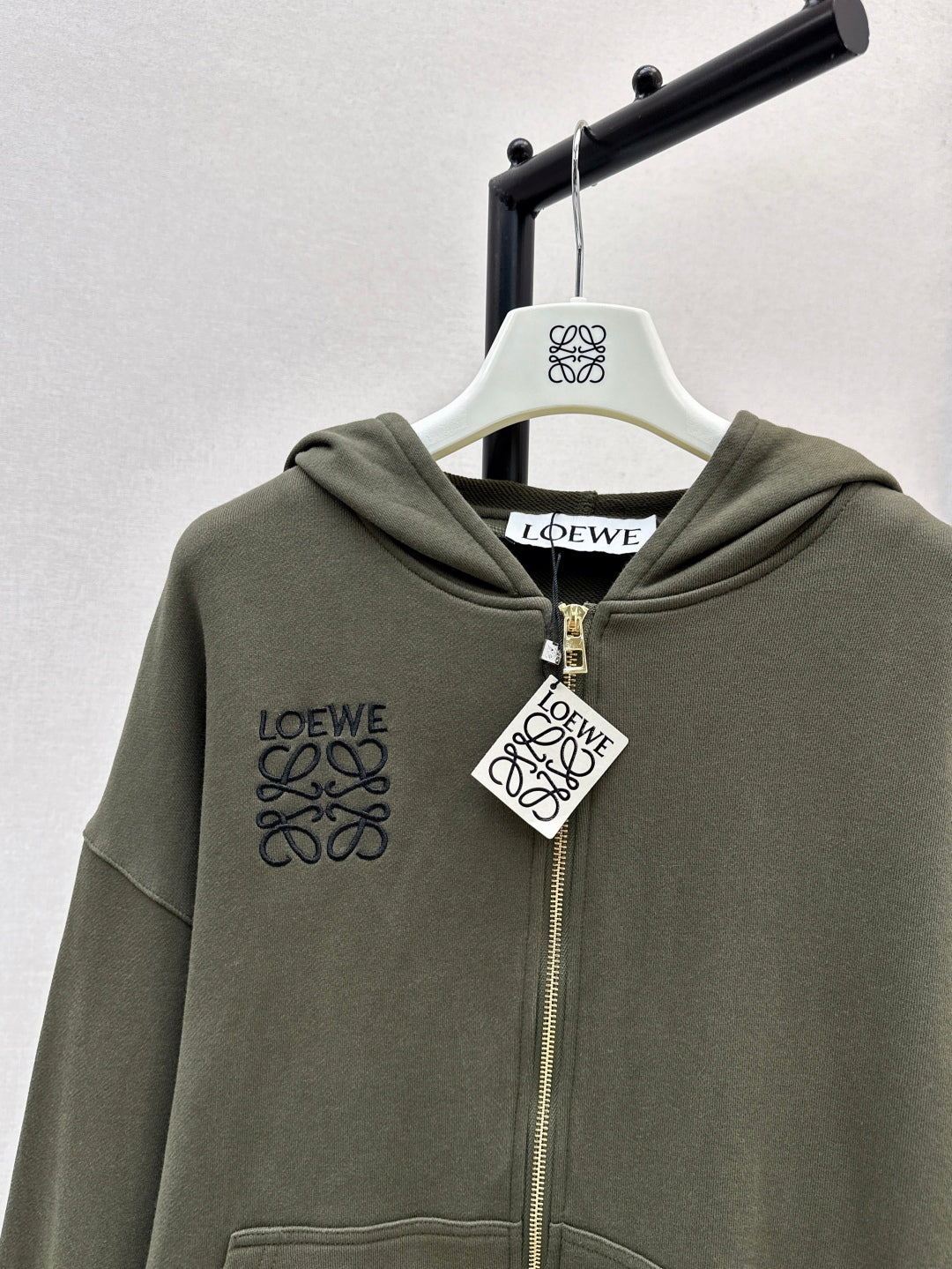 Loe 25fw embroidered jacket