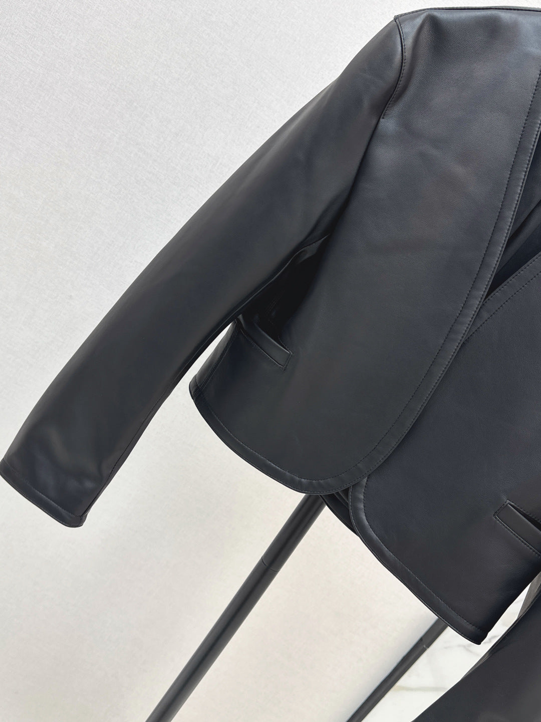Ala 25fw leather jacket