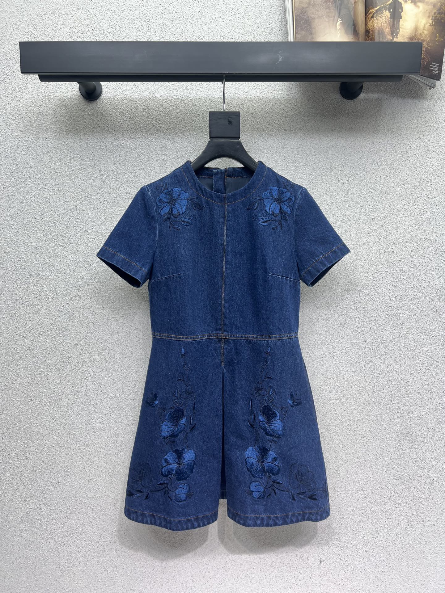 Guc 25fw embroidered dress