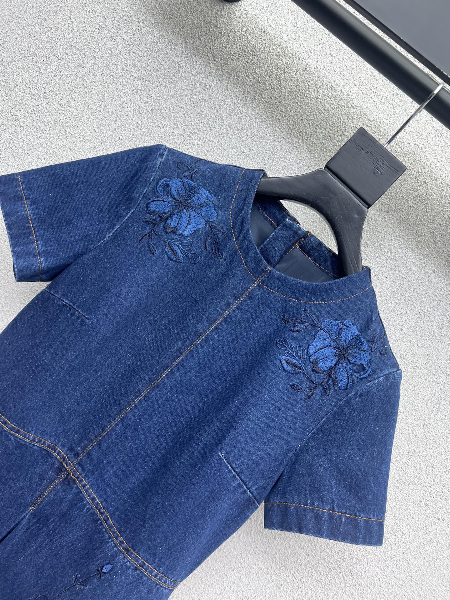 Guc 25fw embroidered dress