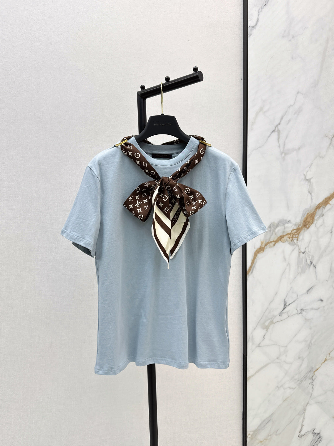 Louis 25fw scarf t-shirt